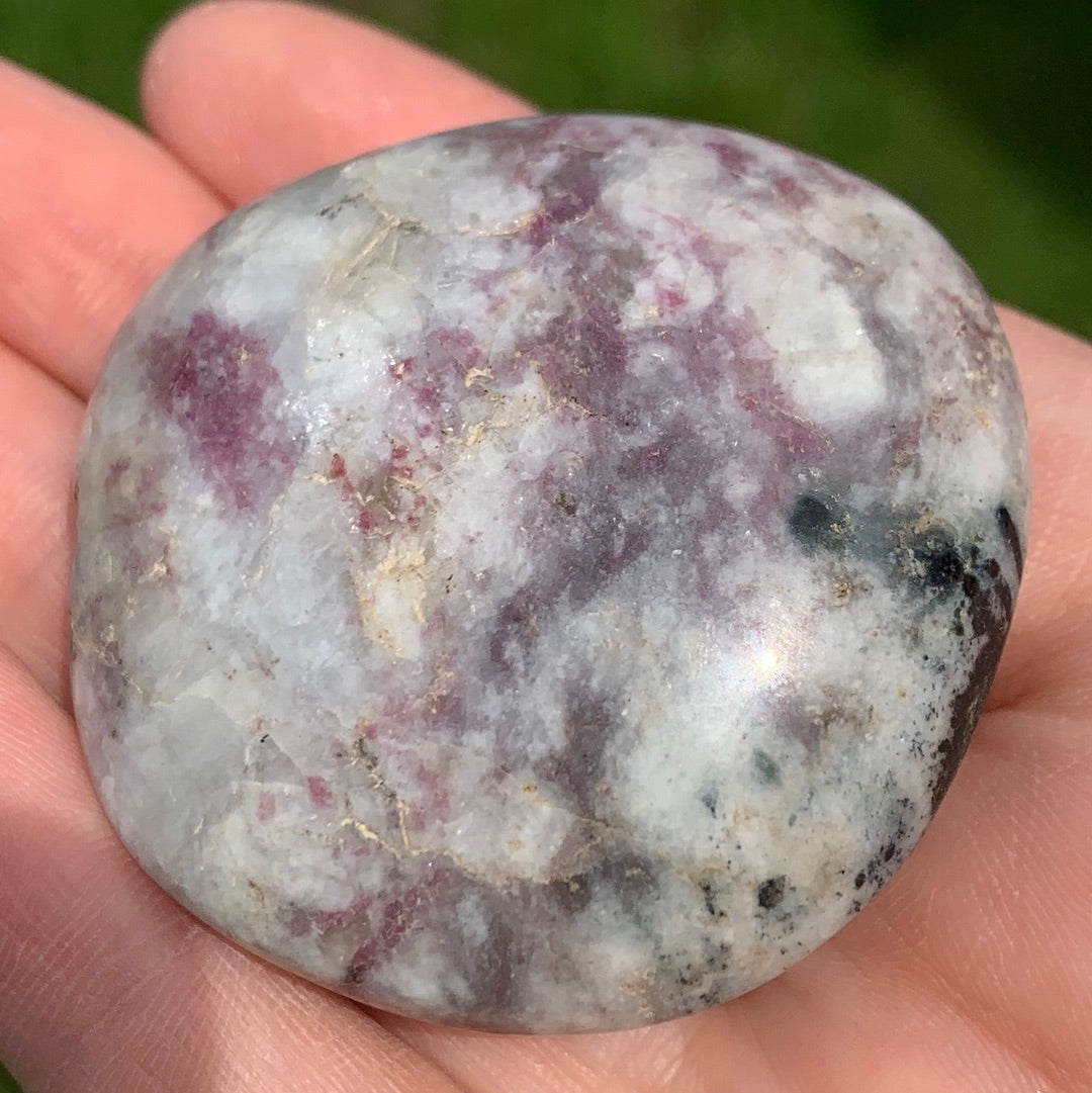 Guijarro de turmalina rosa