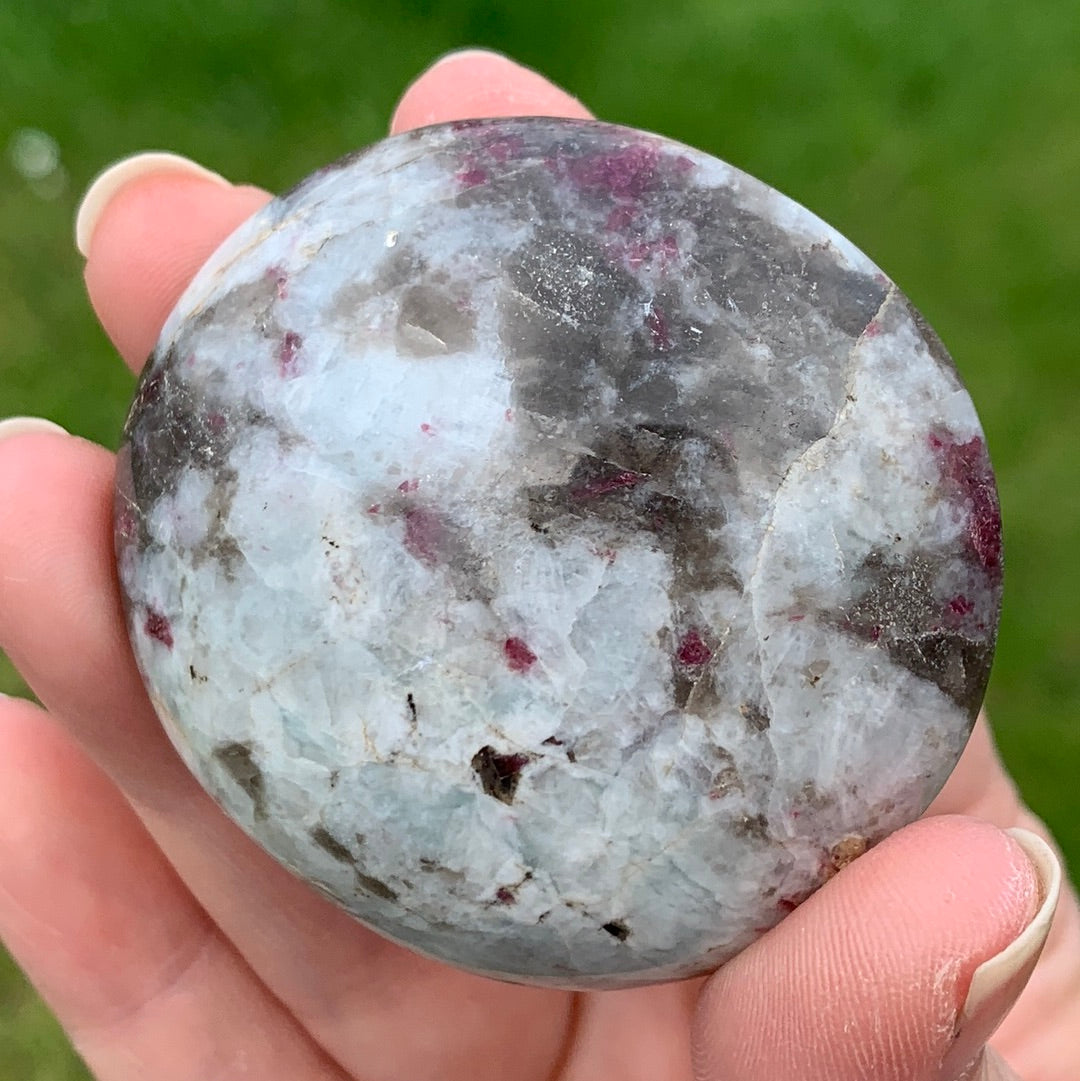 Guijarro de turmalina rosa