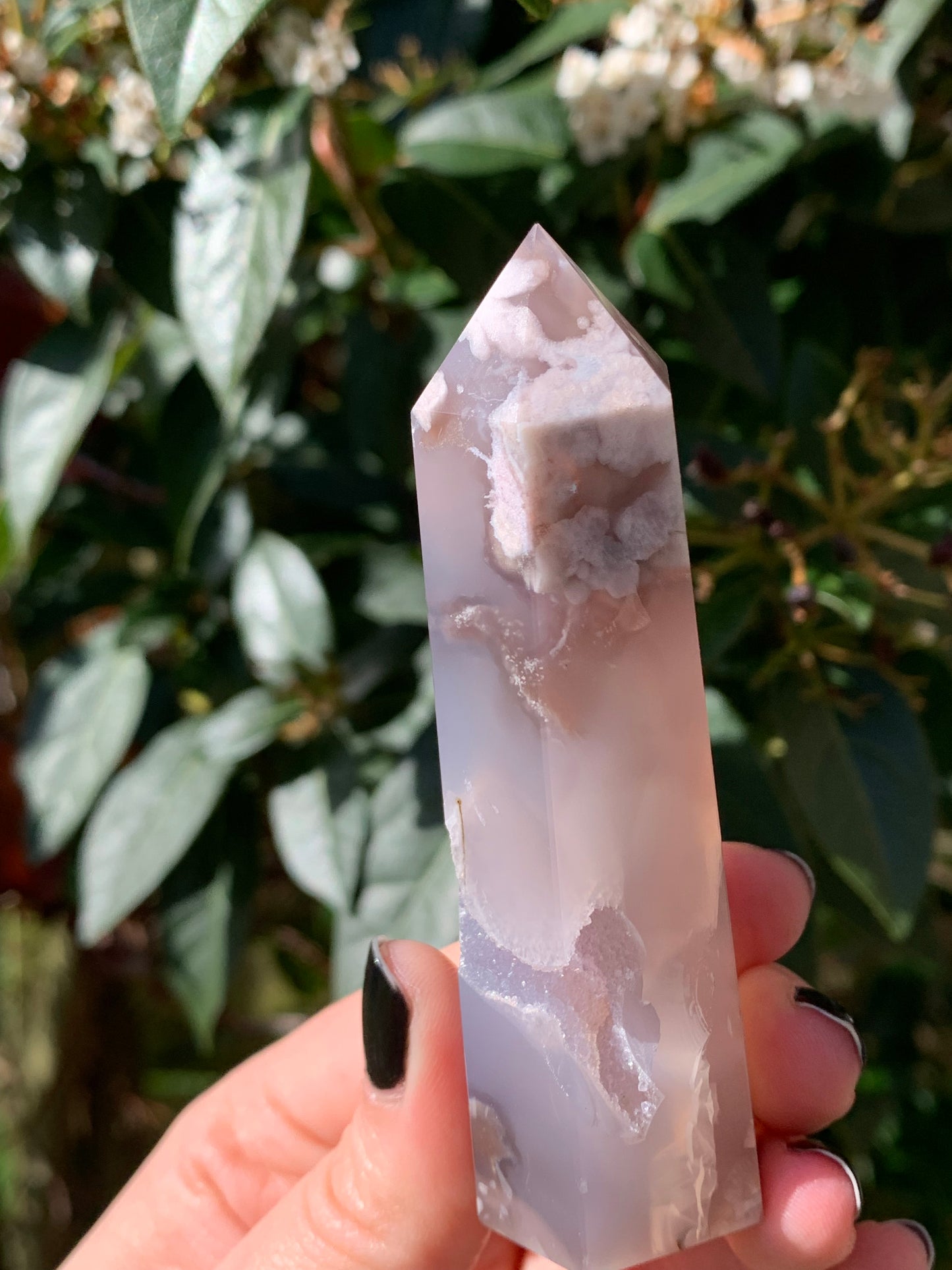 Druse gray flower agate tower