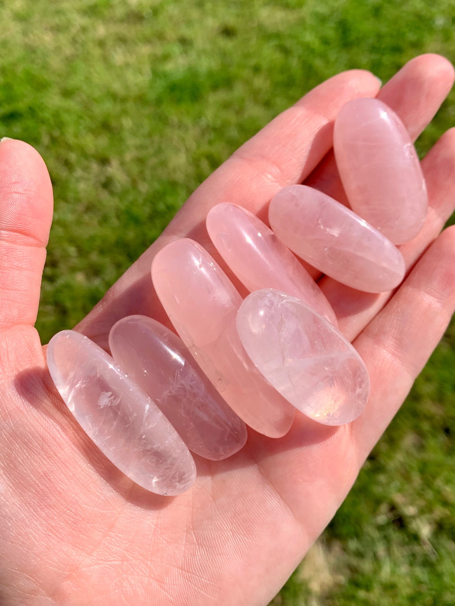 Piedra pulida de cuarzo rosa