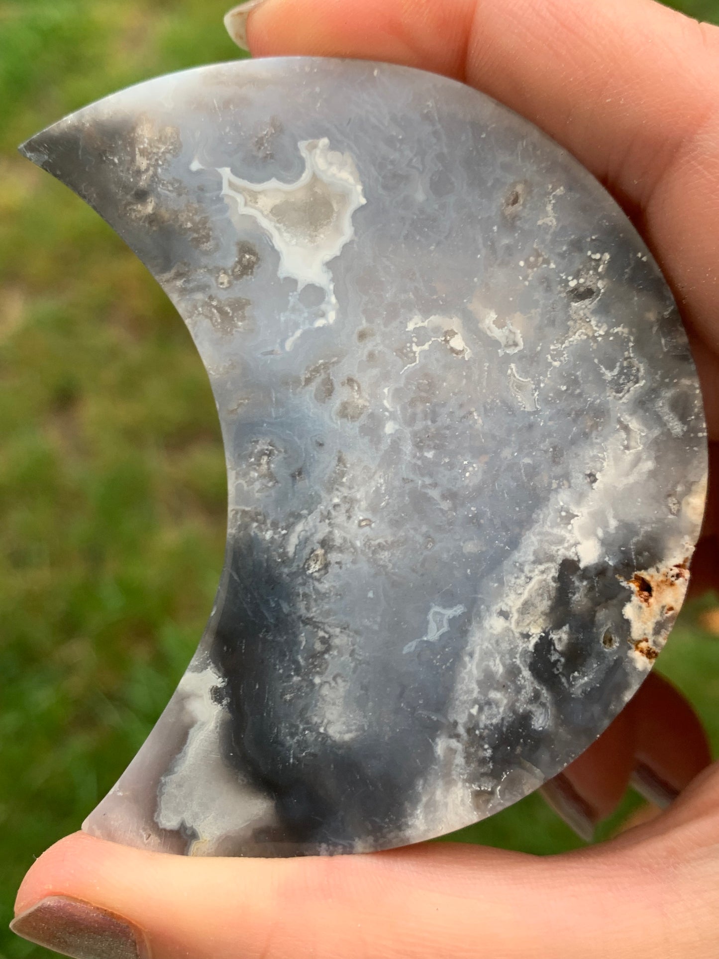 Luna de ágata de plumas azules