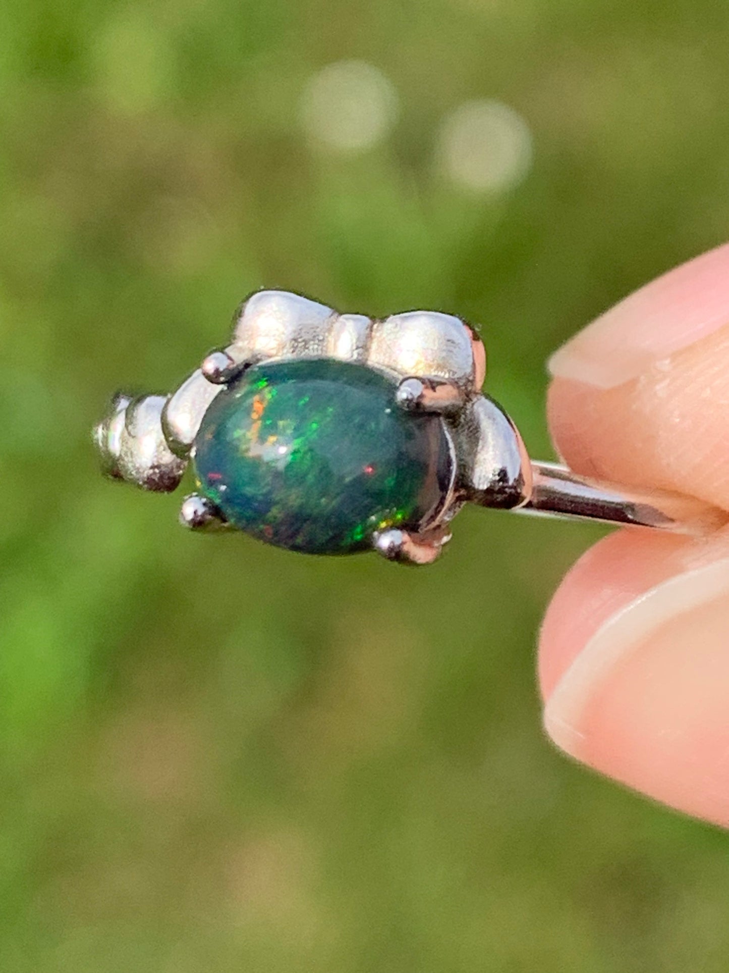 Anillo de ópalo negro 1,31