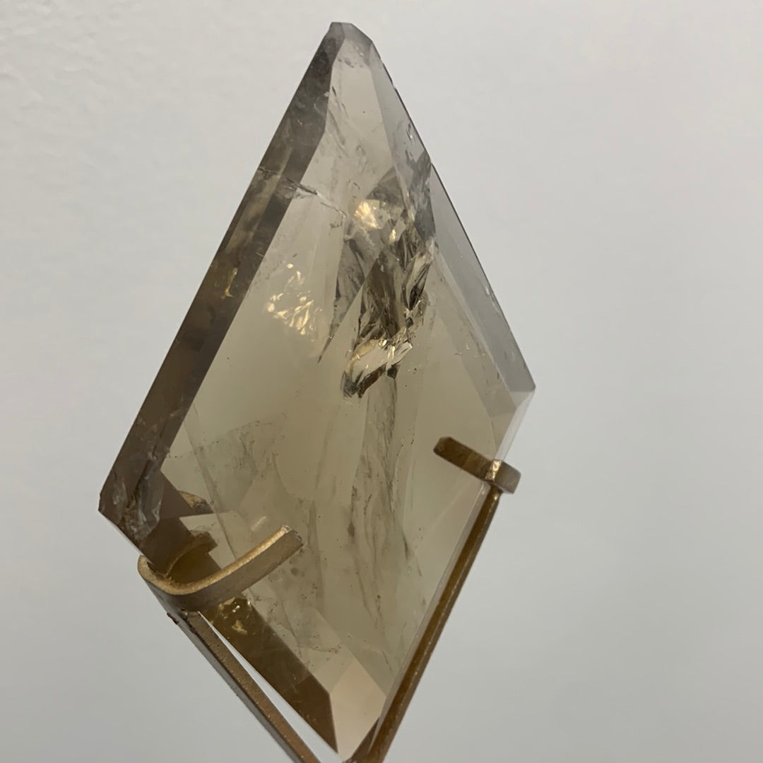 Quartz fumé sur socle