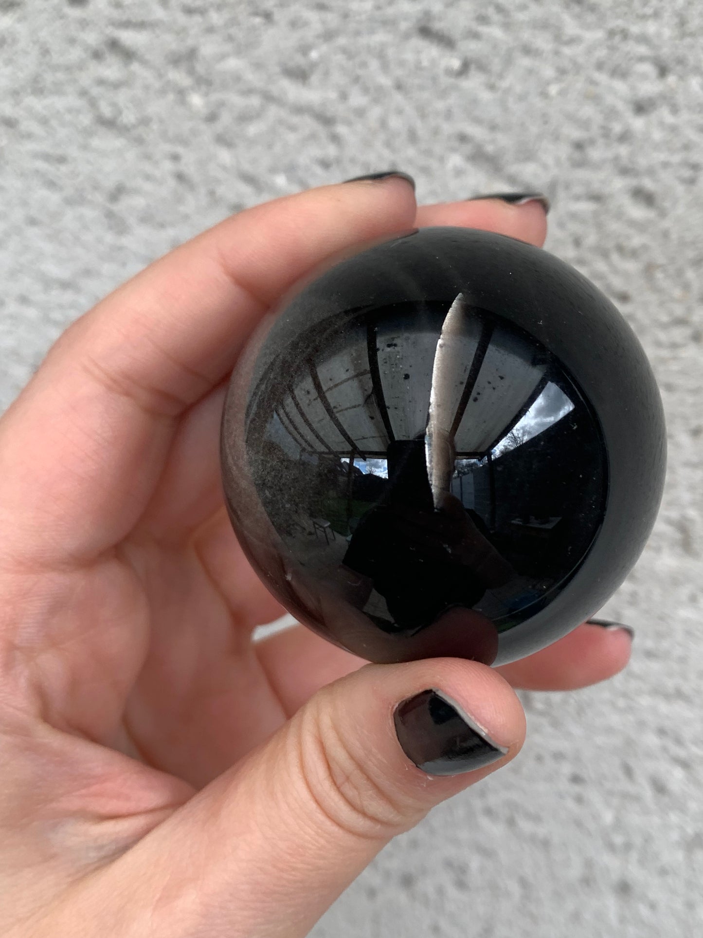 Sphère en obsidienne argentée