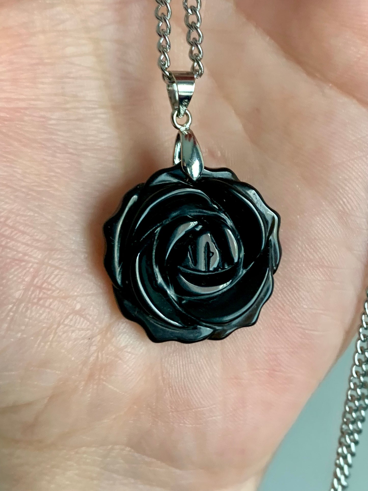 Collier fleur rose obsidienne