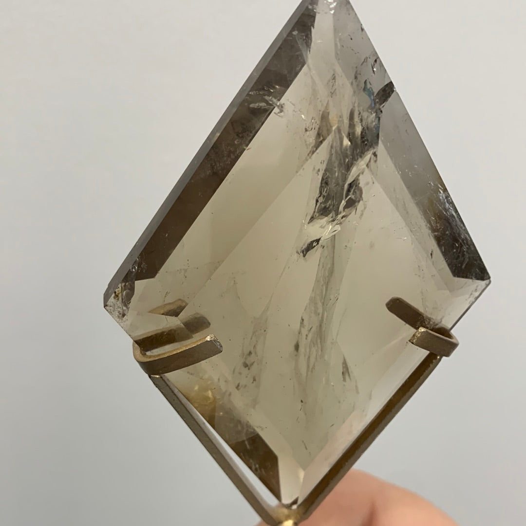 Quartz fumé sur socle