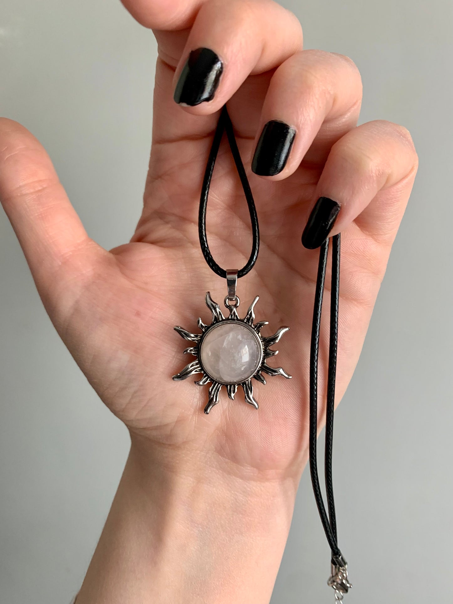 Pendentif soleil en quartz rose