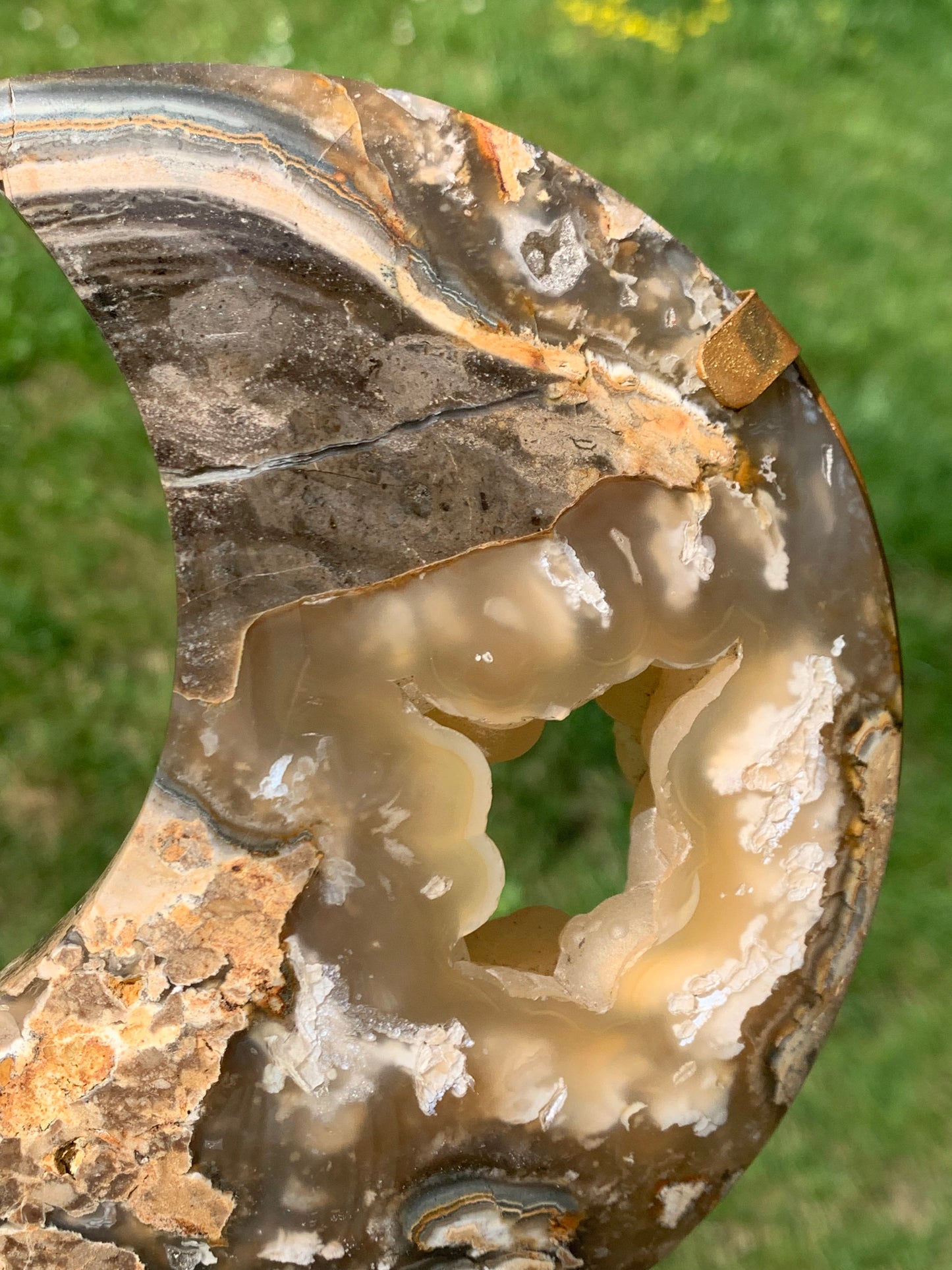 Lune agate sur socle