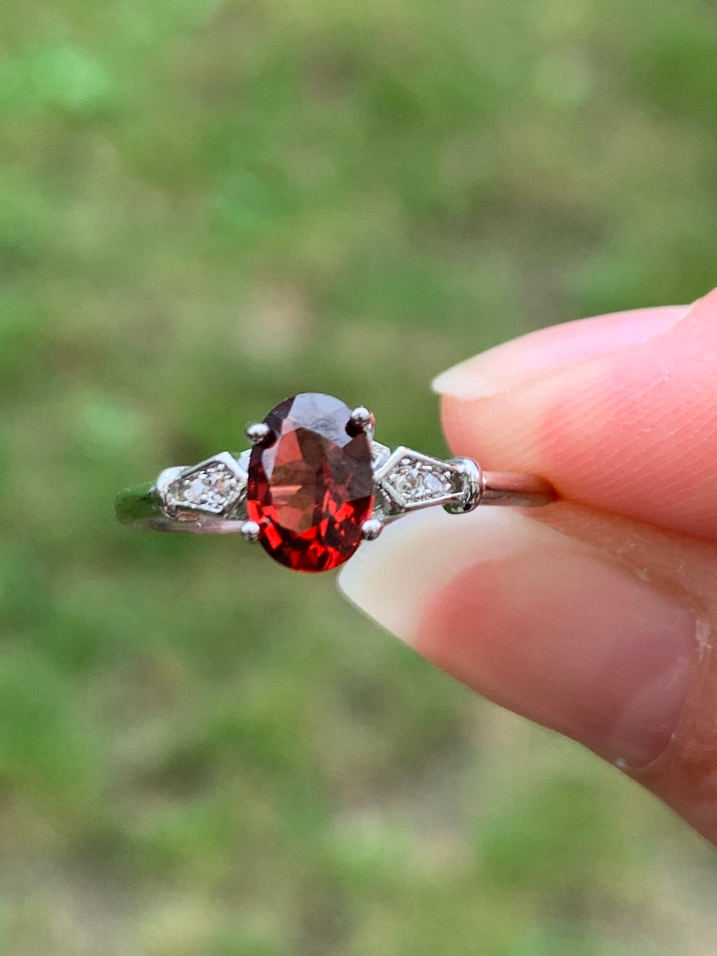 Bague grenat