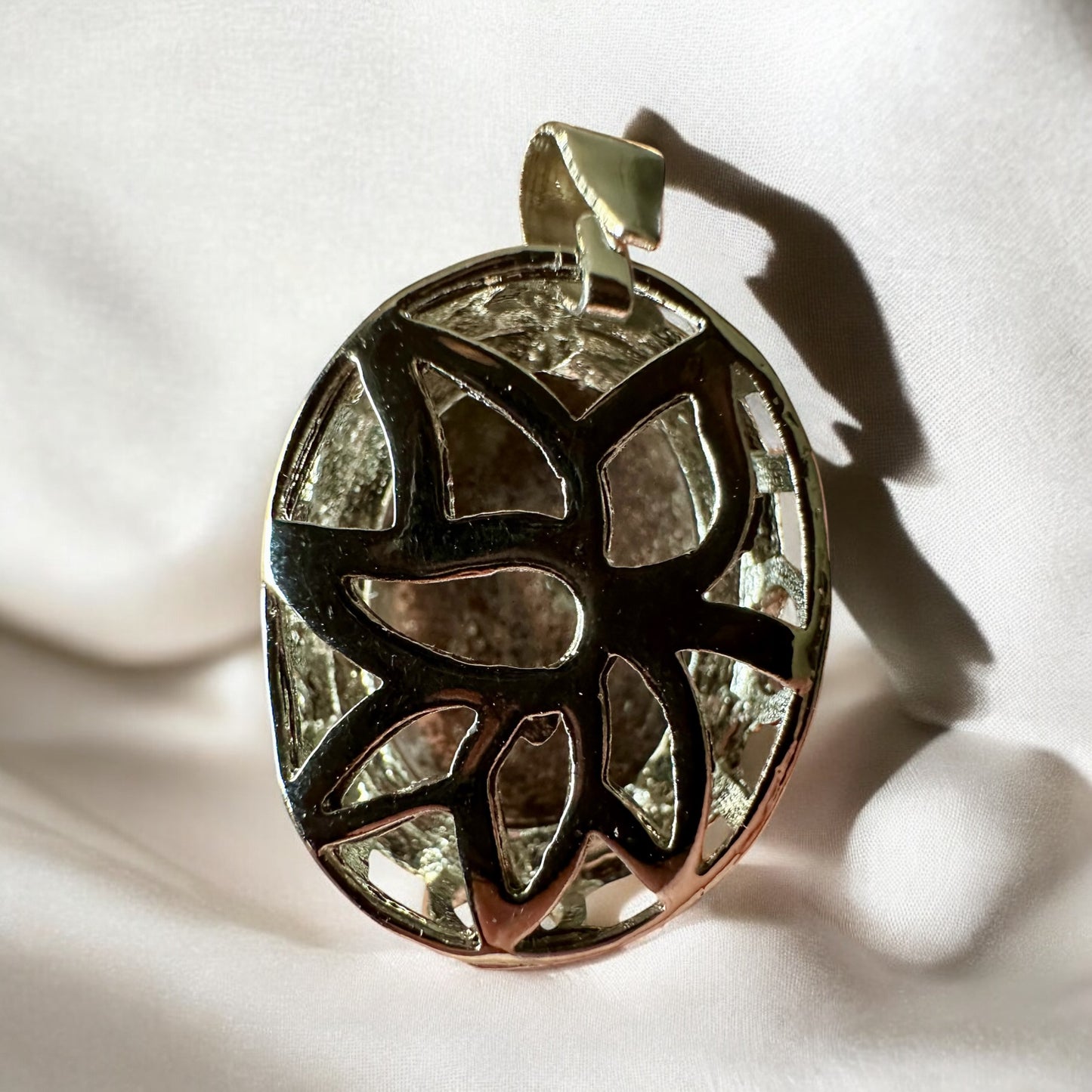 Lodolite / garden quartz pendant