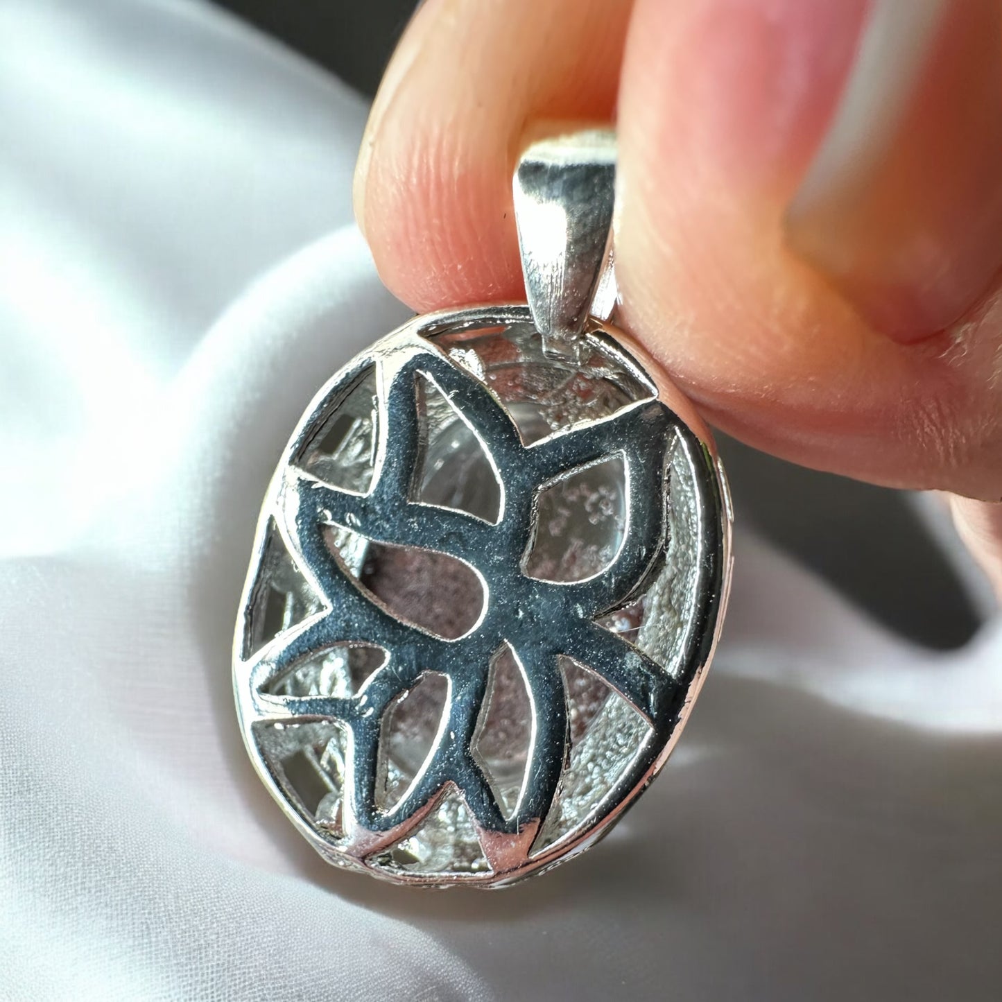 Lodolite / garden quartz pendant