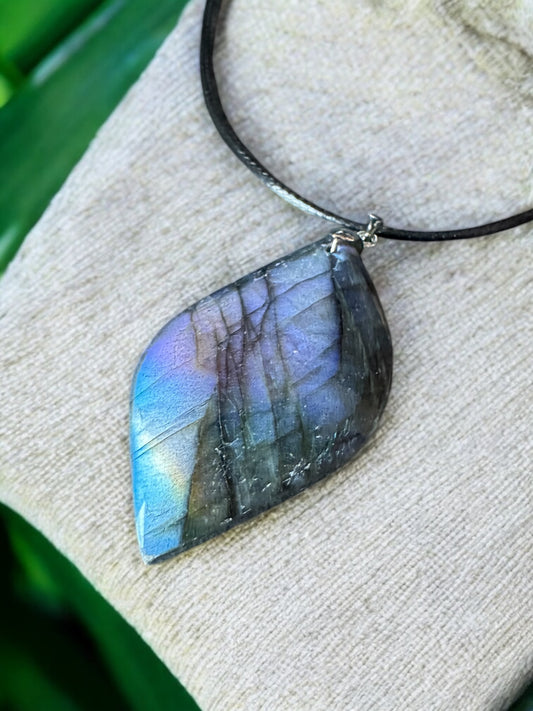 Pendentif labradorite bleu violet