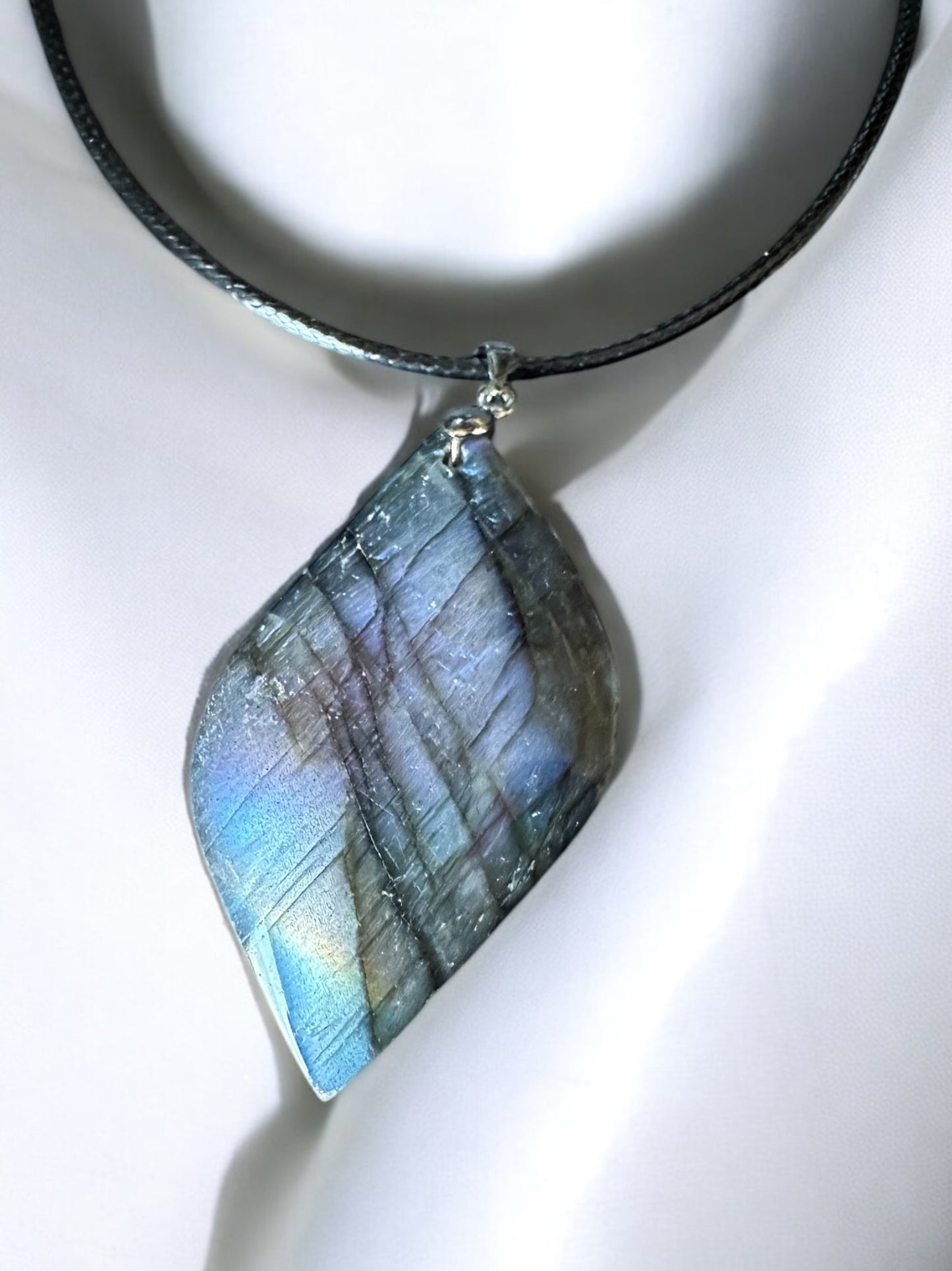 Pendentif labradorite bleu violet