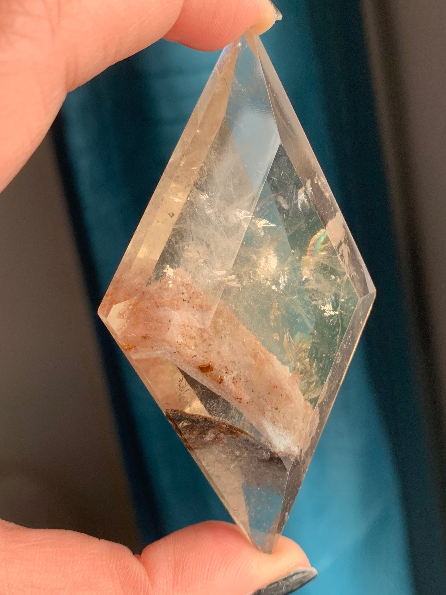 Quartz fumé + Lodolite sur socle